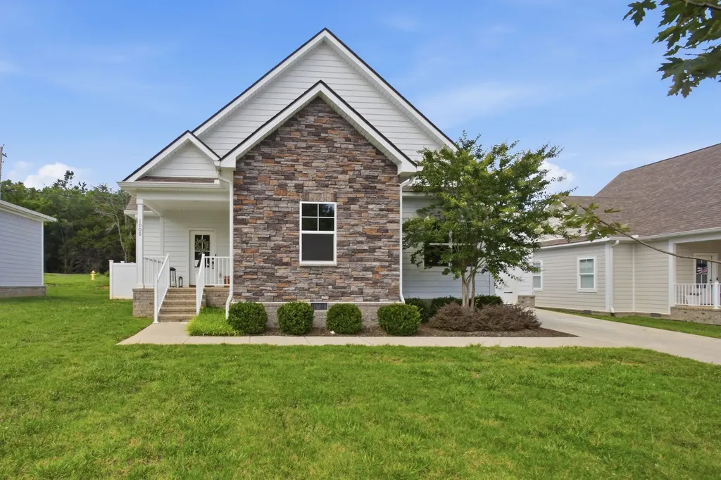 1005 Sycamore Rdg, E Burns TN 37029