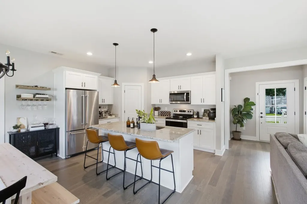 1005 Sycamore Rdg, E Burns TN 37029