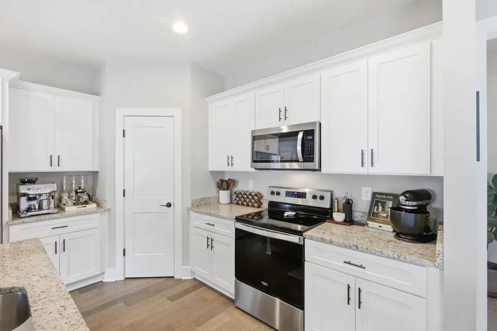 1005 Sycamore Rdg, E Burns TN 37029