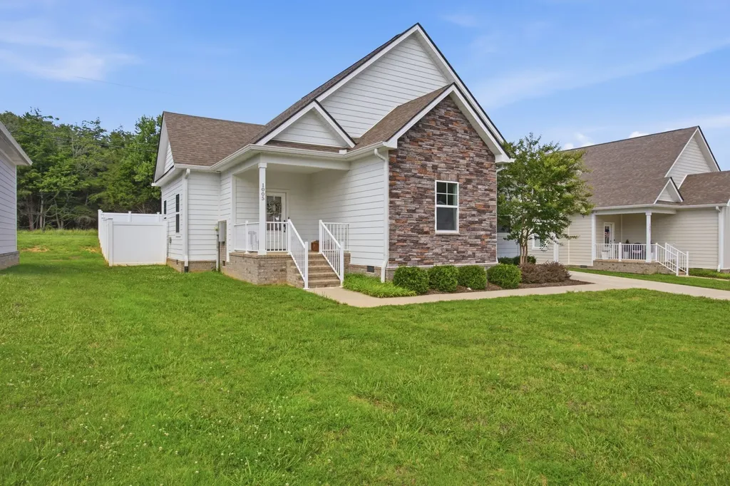 1005 Sycamore Rdg, E Burns TN 37029
