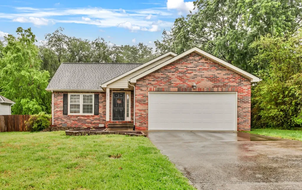 2819 Fenton Court Clarksville TN 37040