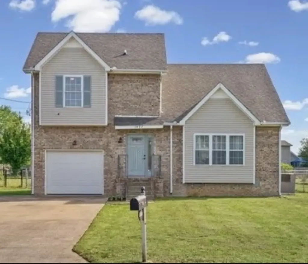1037 Summerhaven Road Clarksville TN 37042