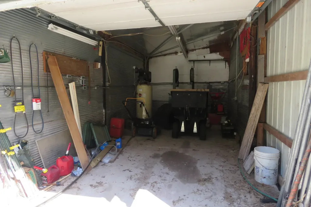 1757 Wet Mill Creek Road Celina TN 38551
