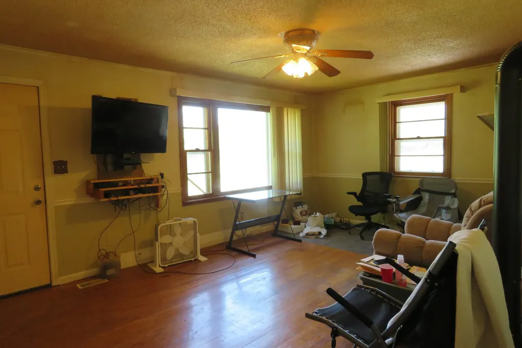 1757 Wet Mill Creek Road Celina TN 38551