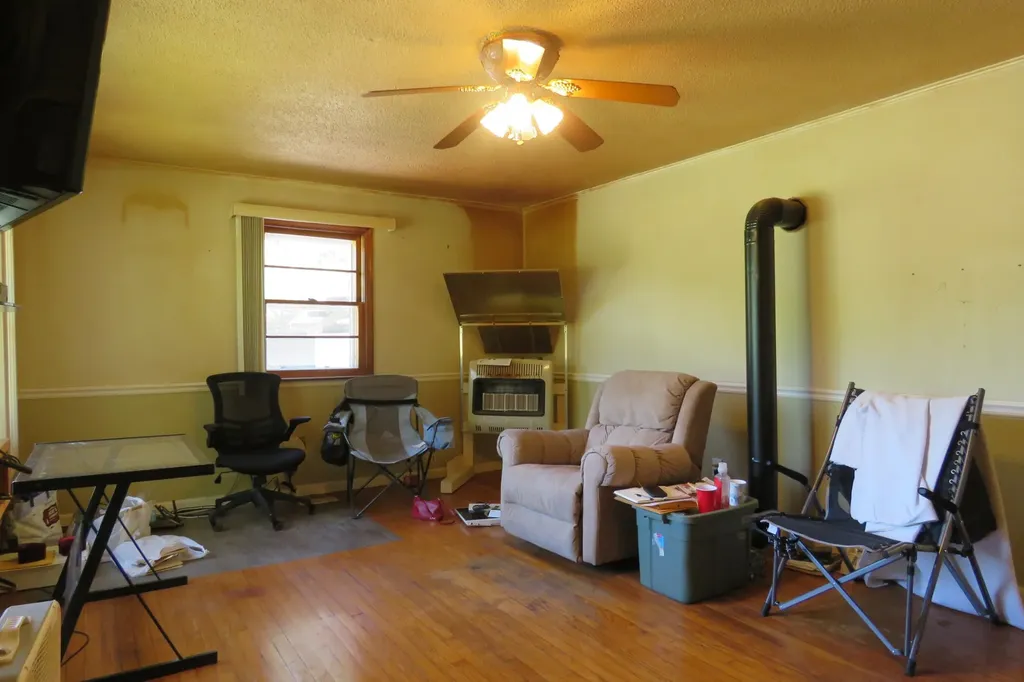 1757 Wet Mill Creek Road Celina TN 38551
