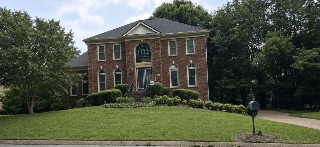 915 Briarwood Crest Nashville TN 37221