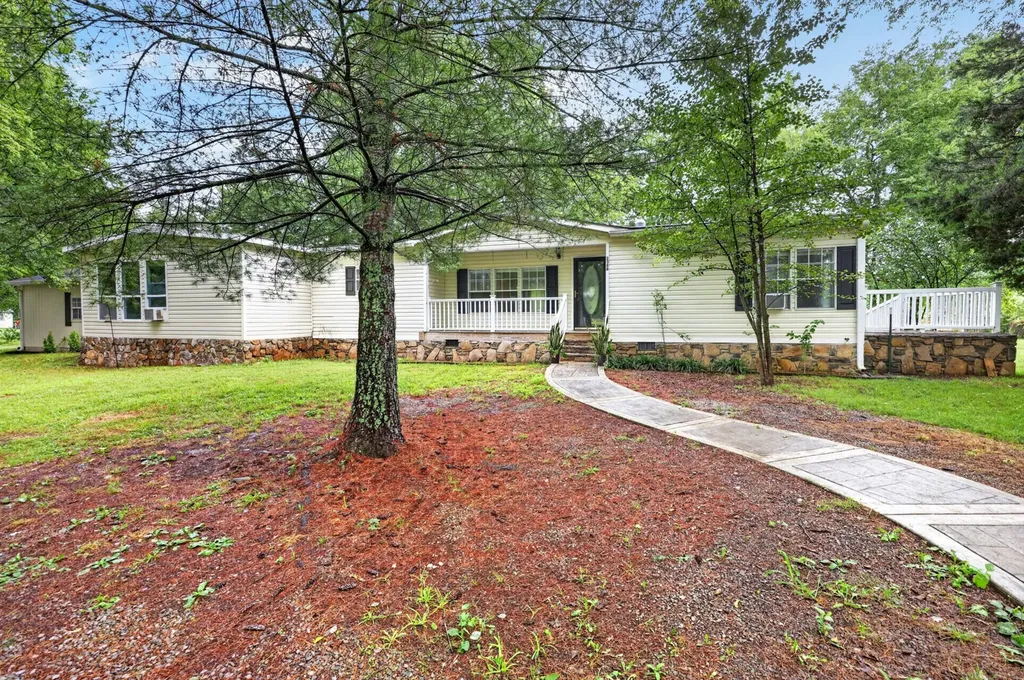 2388 Bear Creek Pike Columbia TN 38401