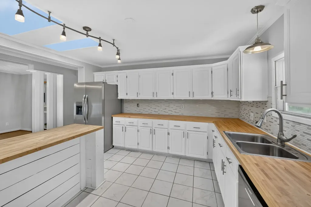 2388 Bear Creek Pike Columbia TN 38401
