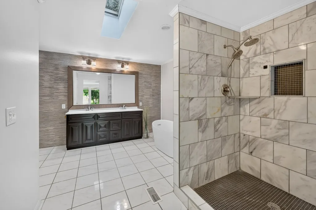 2388 Bear Creek Pike Columbia TN 38401