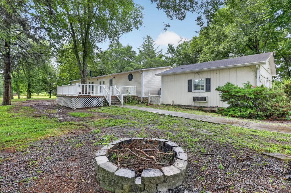 2388 Bear Creek Pike Columbia TN 38401