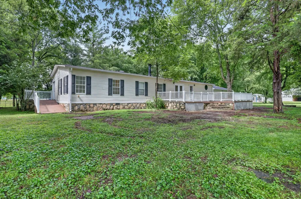 2388 Bear Creek Pike Columbia TN 38401