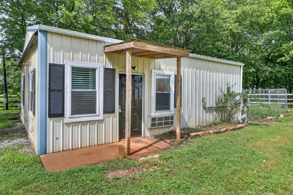 2388 Bear Creek Pike Columbia TN 38401