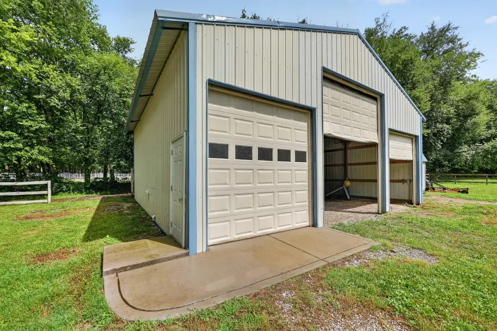 2388 Bear Creek Pike Columbia TN 38401