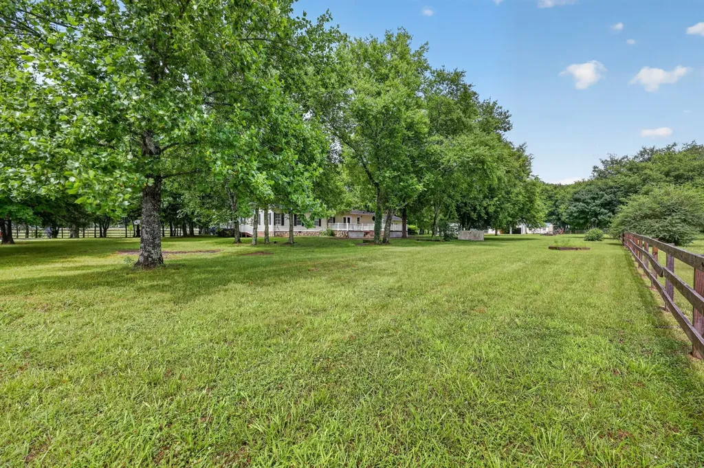 2388 Bear Creek Pike Columbia TN 38401
