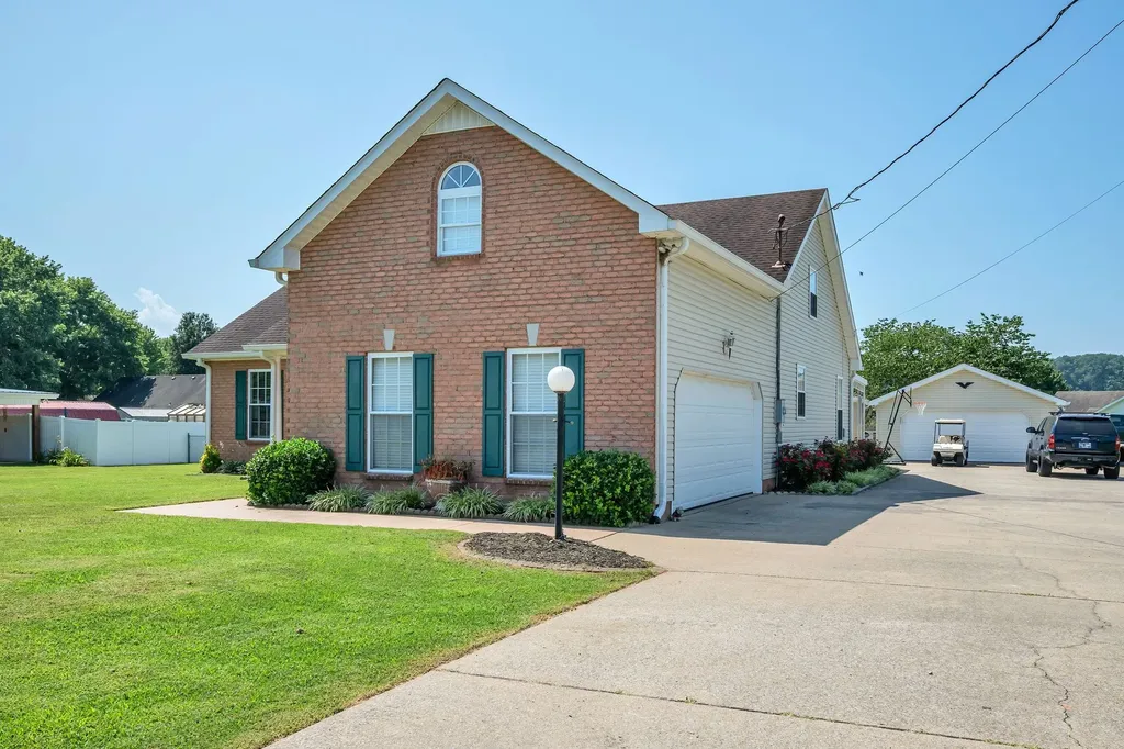 567 Bluff View Drive Pegram TN 37143