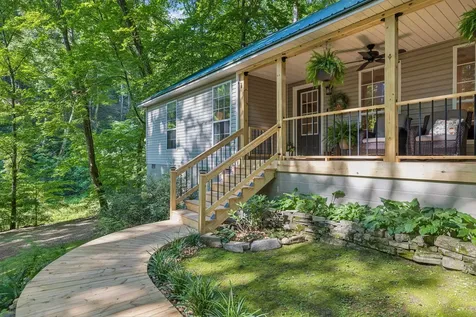 4574 Hampshire Pike Hampshire TN 38461