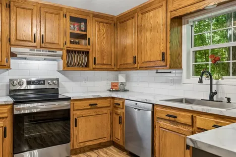 4574 Hampshire Pike Hampshire TN 38461