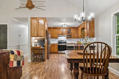 4574 Hampshire Pike Hampshire TN 38461