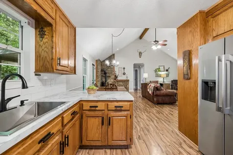 4574 Hampshire Pike Hampshire TN 38461
