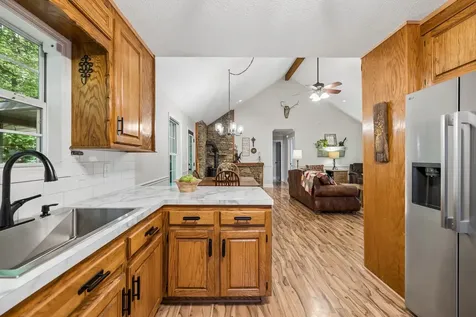 4574 Hampshire Pike Hampshire TN 38461