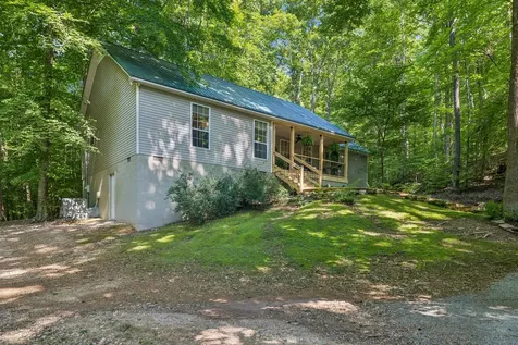 4574 Hampshire Pike Hampshire TN 38461