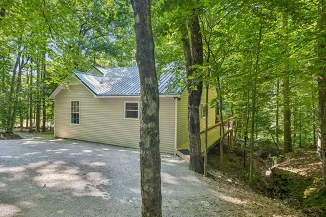 4574 Hampshire Pike Hampshire TN 38461