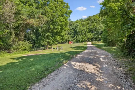 4574 Hampshire Pike Hampshire TN 38461
