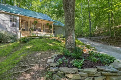 4574 Hampshire Pike Hampshire TN 38461