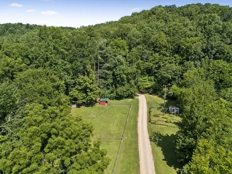 4574 Hampshire Pike Hampshire TN 38461