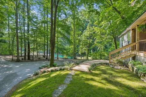 4574 Hampshire Pike Hampshire TN 38461