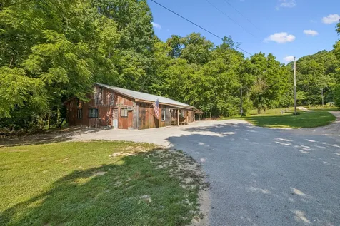 4574 Hampshire Pike Hampshire TN 38461
