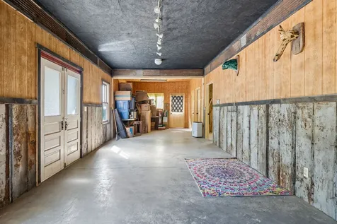 4574 Hampshire Pike Hampshire TN 38461