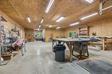 4574 Hampshire Pike Hampshire TN 38461