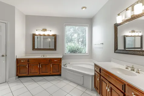 44 S Links Drive Ringgold GA 30736