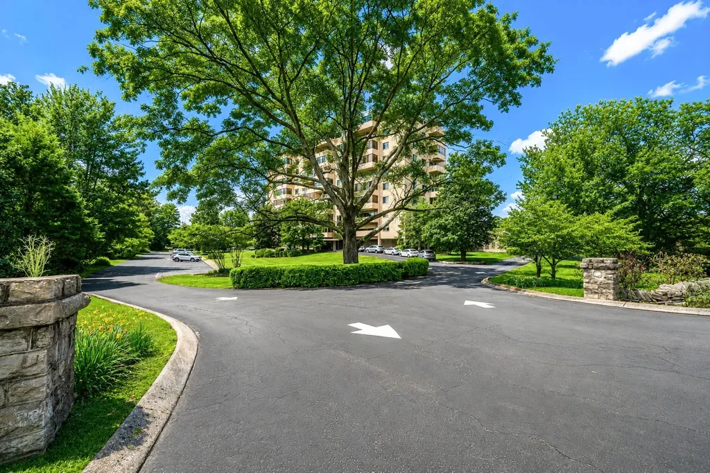 105 Leake Avenue Nashville TN 37205