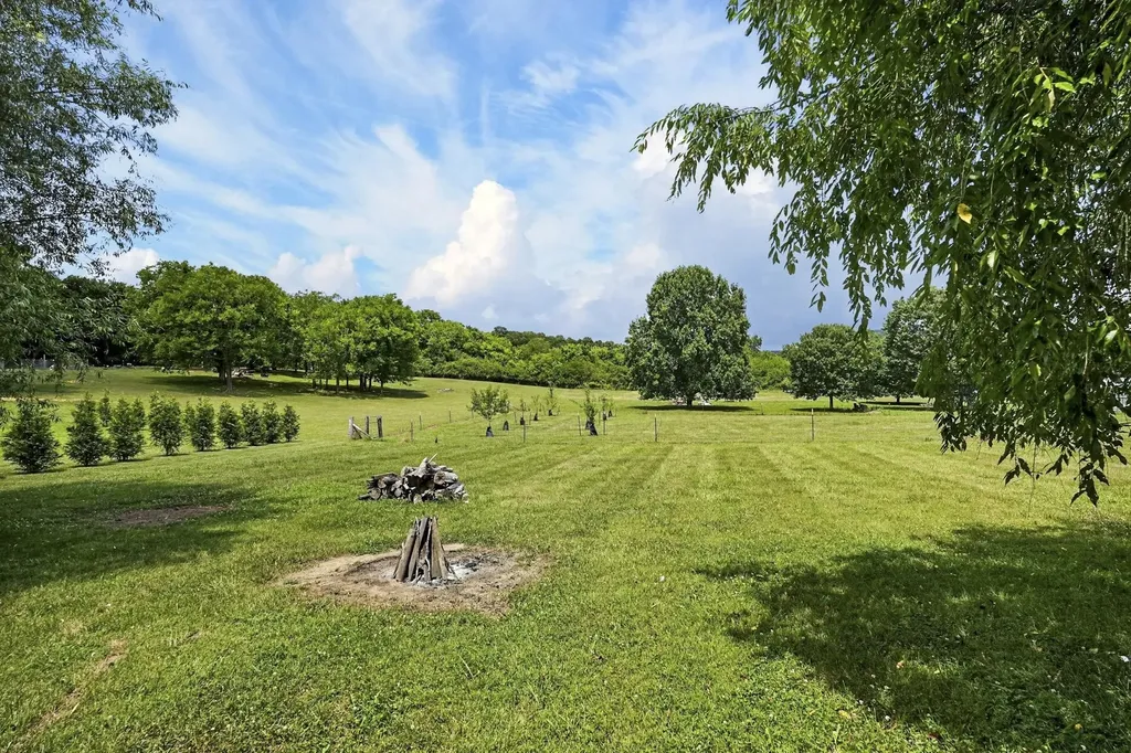 6 Preston Lane Elmwood TN 38560