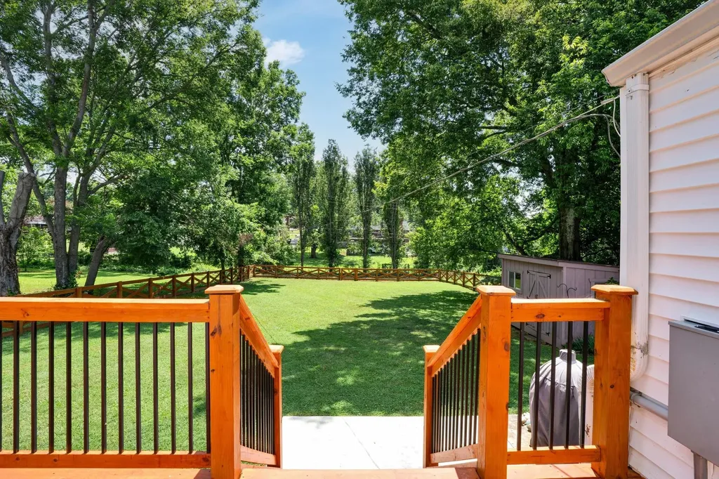 217 Ridgeway Drive Nashville TN 37214