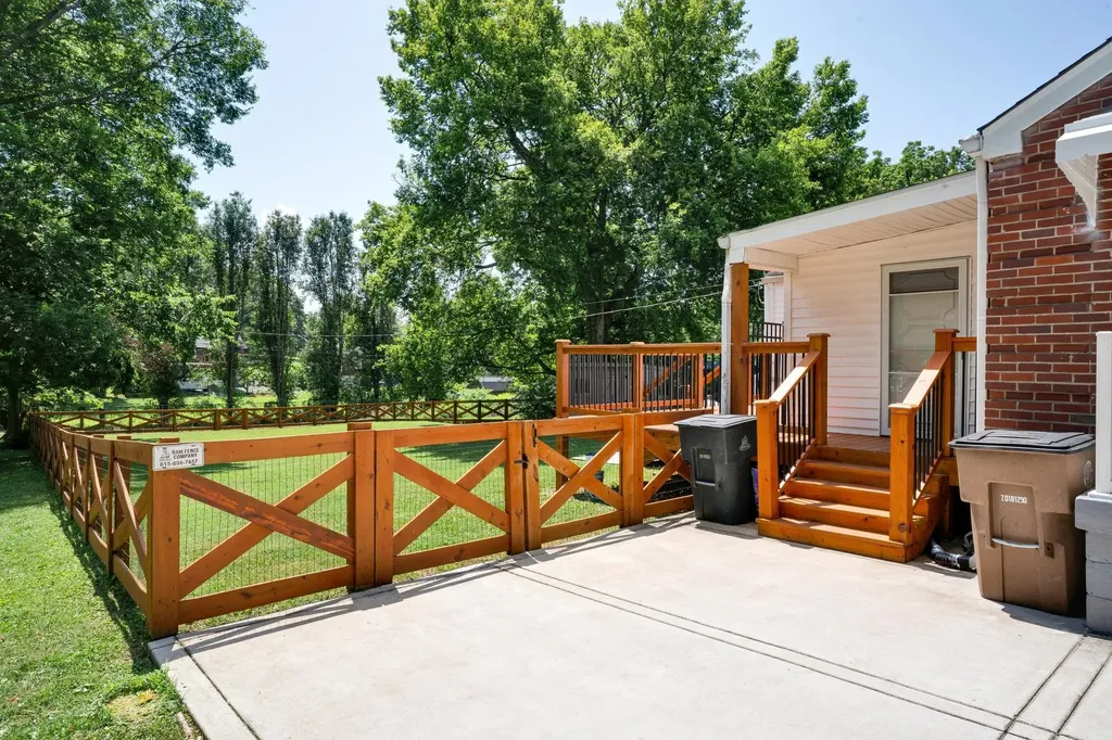 217 Ridgeway Drive Nashville TN 37214