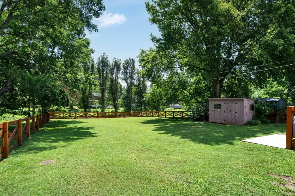 217 Ridgeway Drive Nashville TN 37214