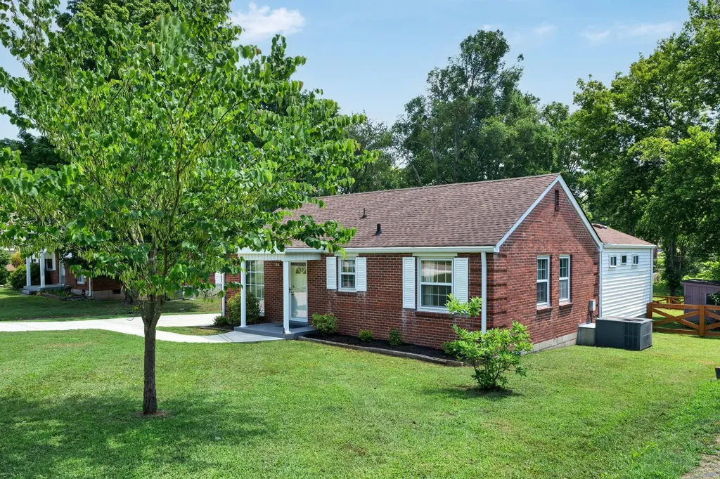 217 Ridgeway Drive Nashville TN 37214
