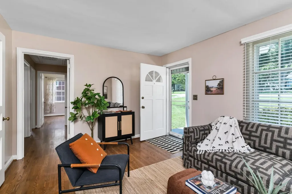 217 Ridgeway Drive Nashville TN 37214