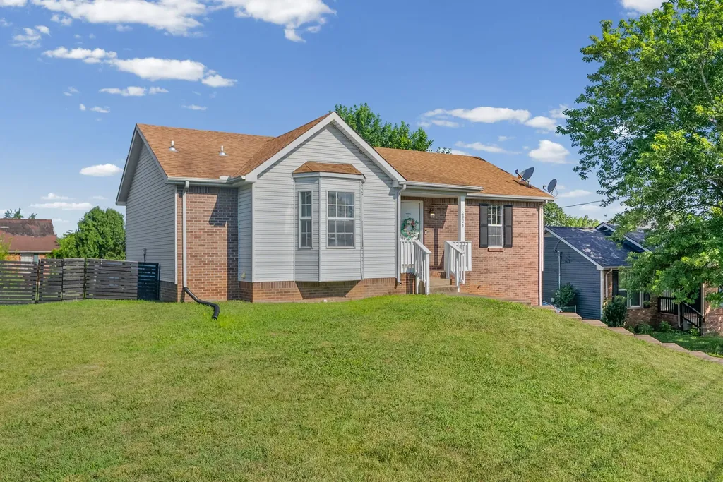 2020 Windroe Drive Clarksville TN 37042