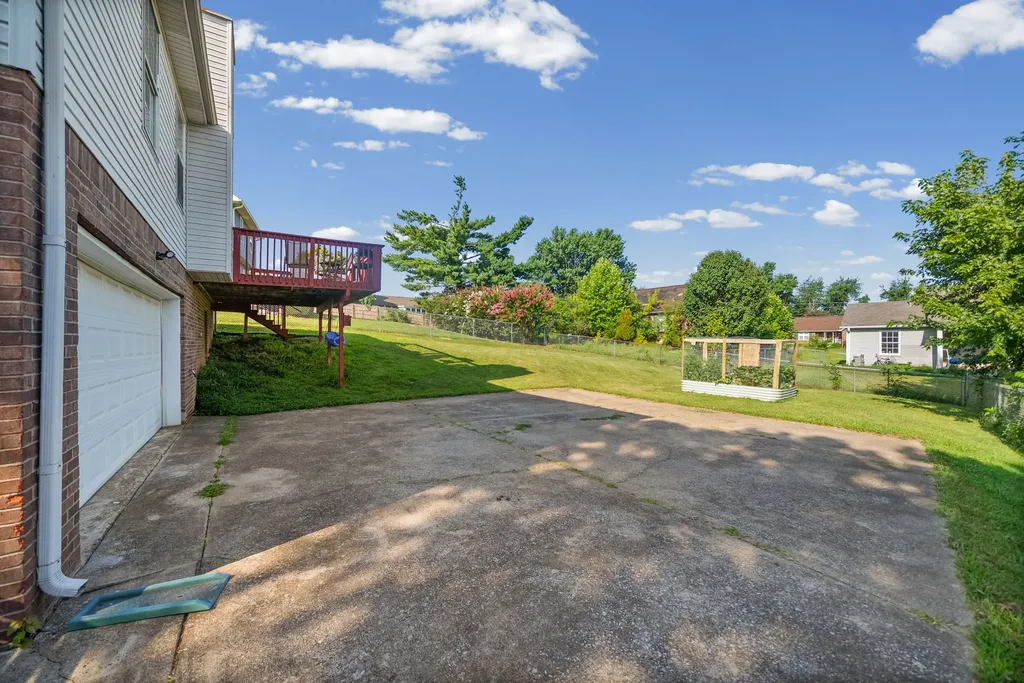 2020 Windroe Drive Clarksville TN 37042
