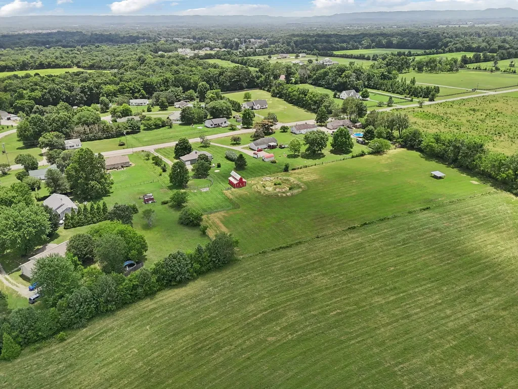 1812 Golden Valley Drive Christiana TN 37037