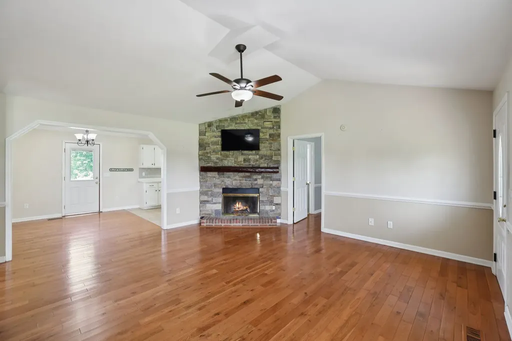 1812 Golden Valley Drive Christiana TN 37037