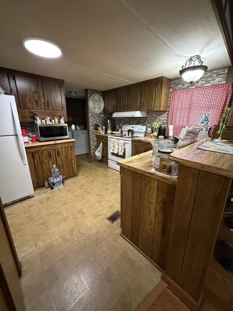 128 Hood Road Cottontown TN 37048