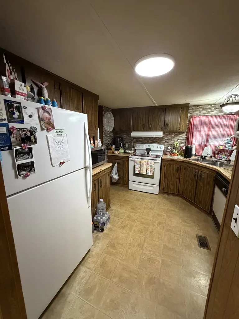 128 Hood Road Cottontown TN 37048