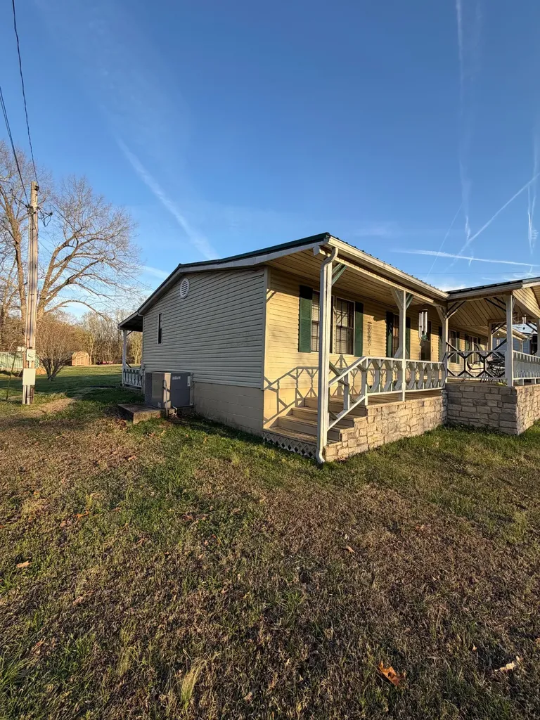 128 Hood Road Cottontown TN 37048
