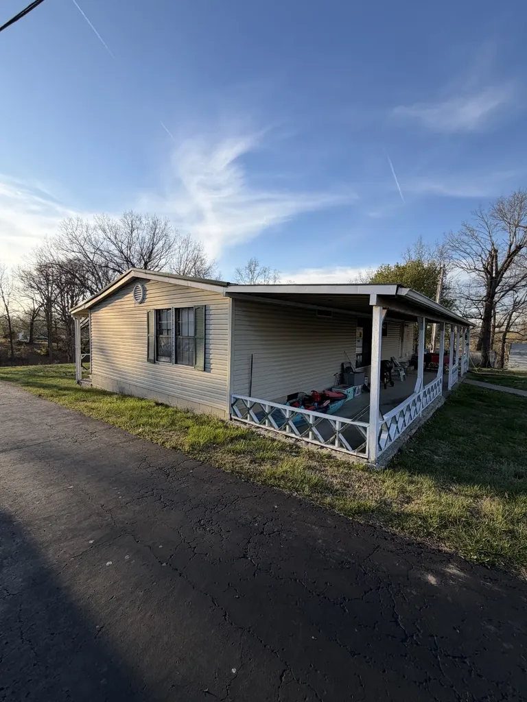 128 Hood Road Cottontown TN 37048