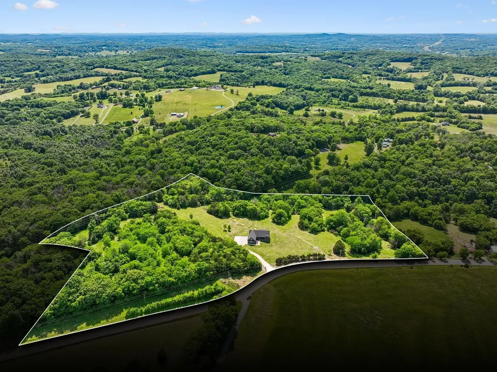 2064 Roberts Road Watertown TN 37184